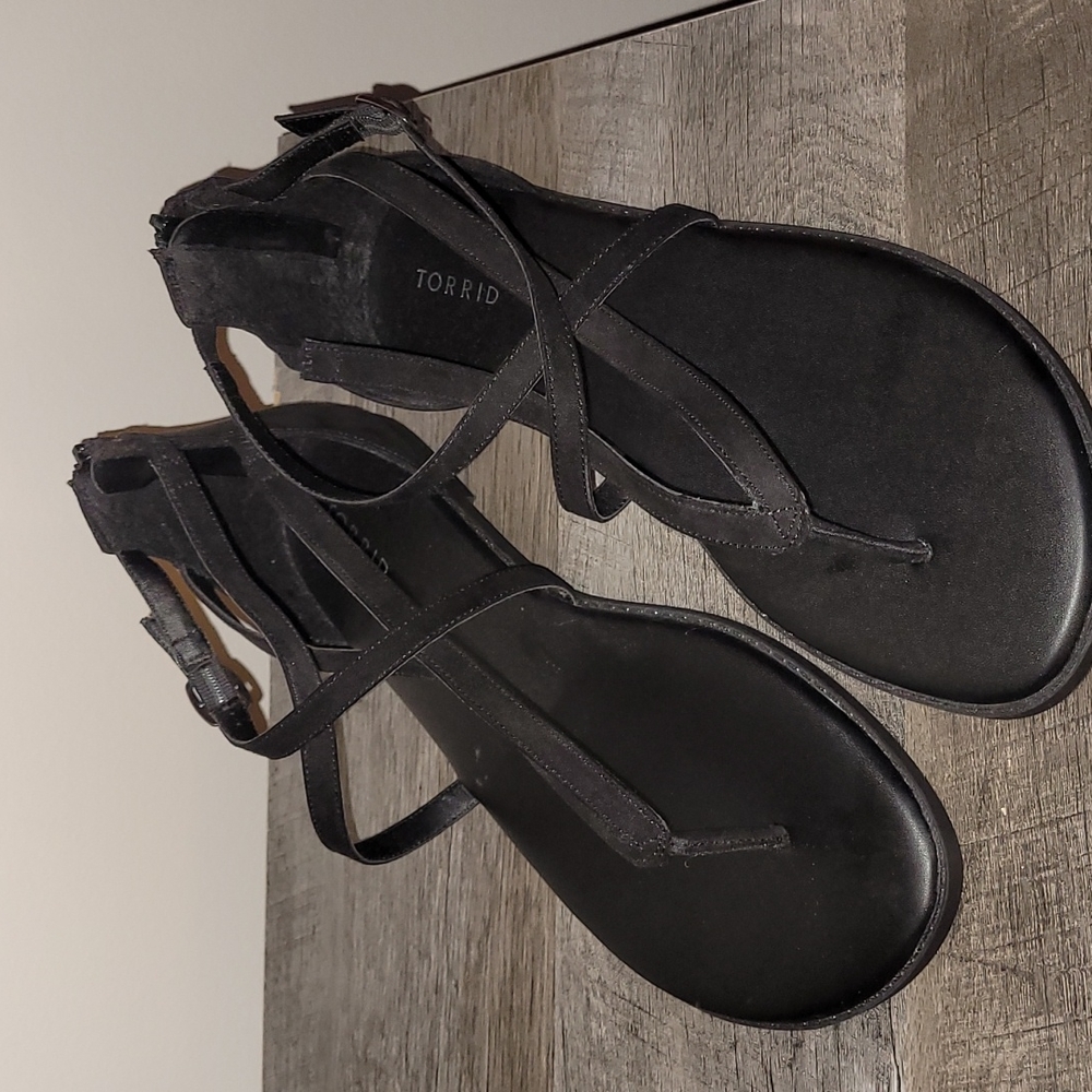 Black sandals size 13w Torrid